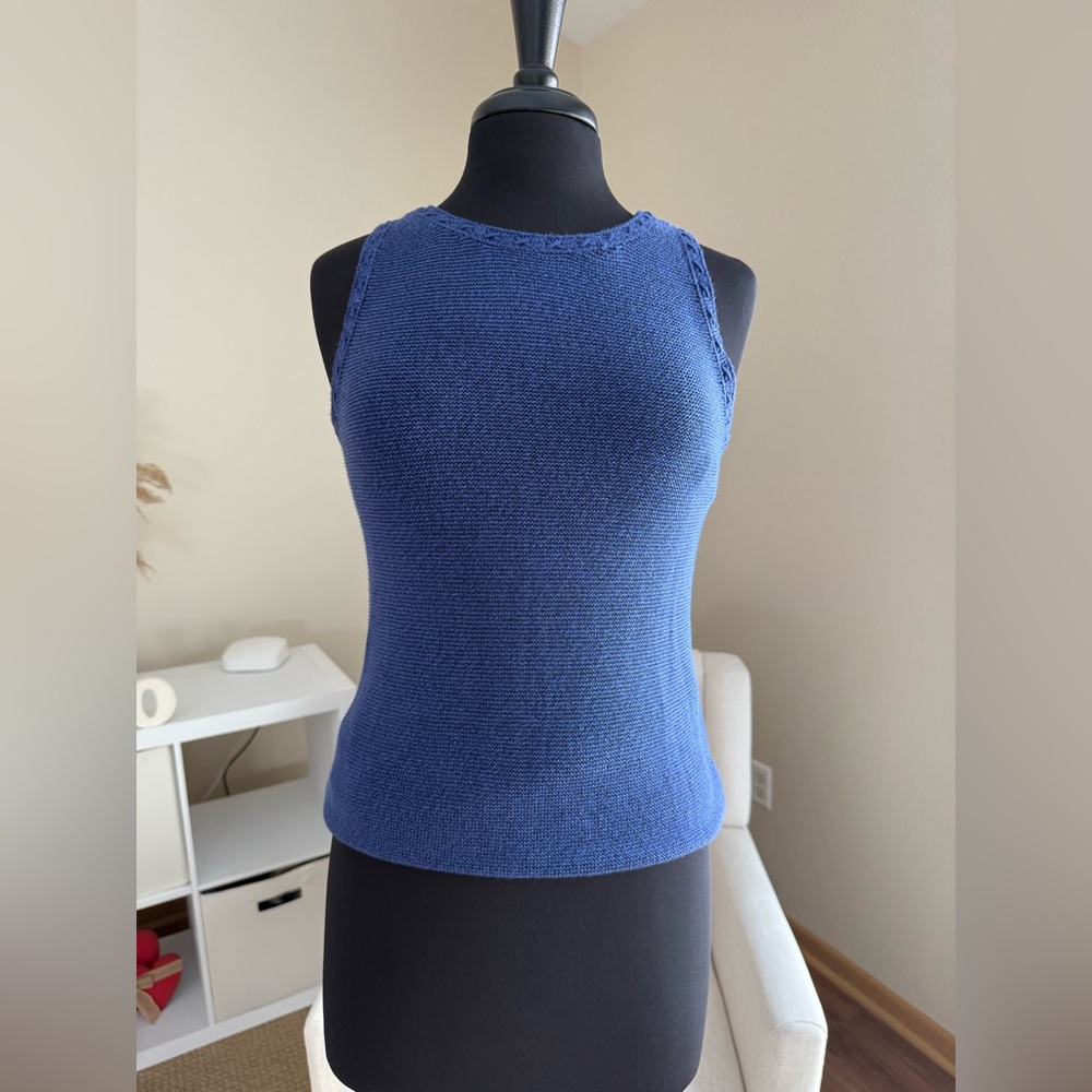 White House Black House - Elegant
Deep Marine/ Silver Sleeveless Tank/Sweater